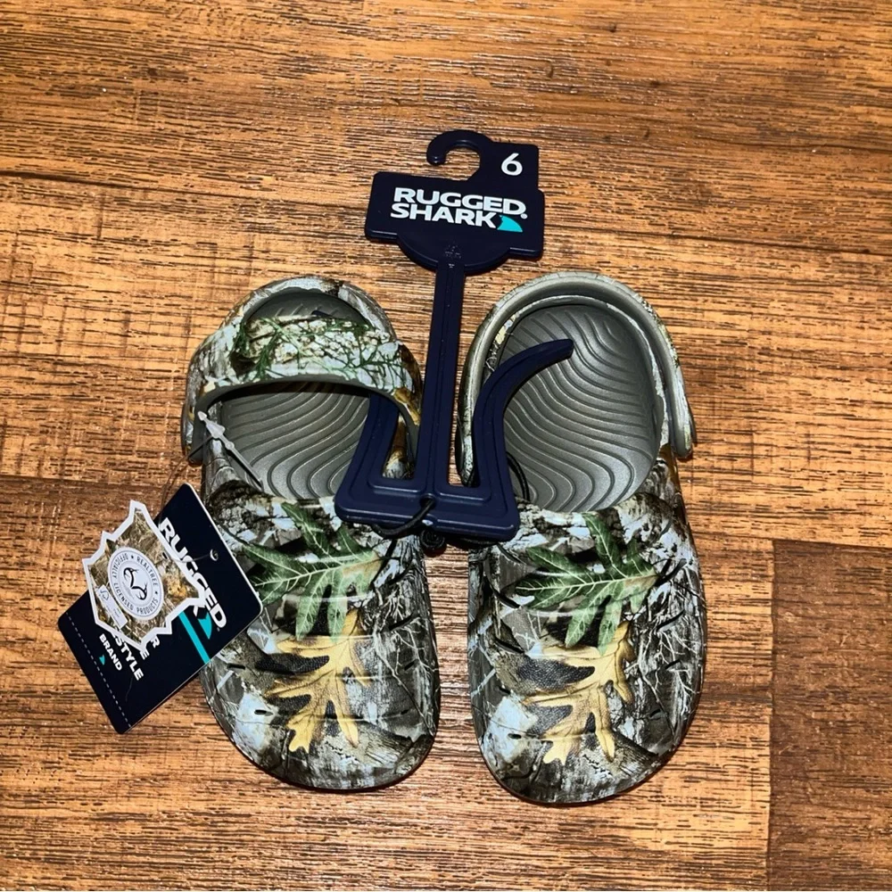 REAL TREE RUGGED SHARK MOLDED CLOGS/CROCS EVA Foam Footbed Waterproof Slip-Ons